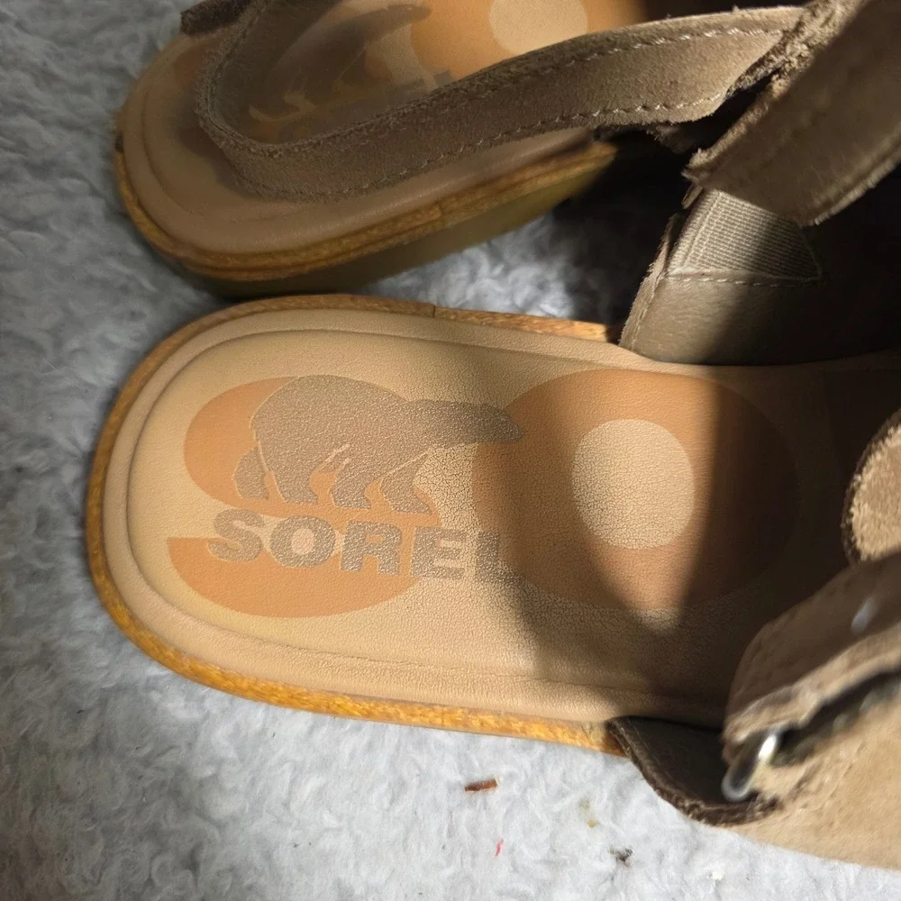 Sorel Ella Slide Sandal Tan‎ Silver Metallic Adjustable Heel Women 8 Excellent